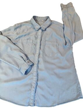 CHICOS Women's Light Blue Chambray Frayed Edge Button-Up Shirt, size 10